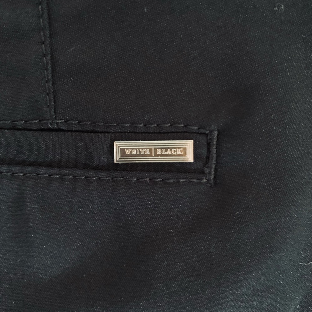 White House Black Market Black Shorts - Picture 4 of 4